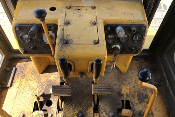 ขายรถดันดิน KOMATSU D60P-6 นำเข้าเองจากญี่ปุ่น สภาพสวยพร้อมใช้ มีVDOการทำงานครับ