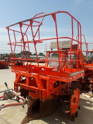 เครื่องปลูกอ้อยมือ 2 สภาพดี พร้อมใช้งานได้เลย