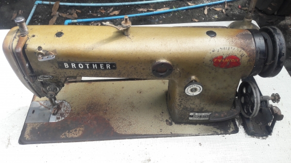 จักรเย็บ brother DB2-B755-3 Made in Japan
