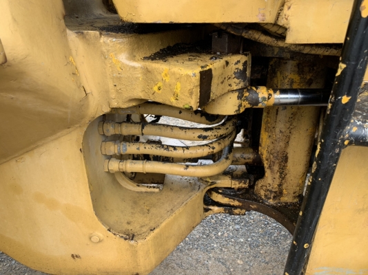 ขาย 295,000 รถตัก CAT 910 45 v เครื่องดี เกียร์แรง เอวแน่น ยางดี รถพร้อมใช้งาน เอกสารซื้อขาย รถอยู่ นครปฐม 090-772-3710 090-772-3708