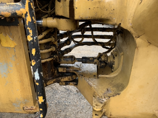 ขาย 295,000 รถตัก CAT 910 45 v เครื่องดี เกียร์แรง เอวแน่น ยางดี รถพร้อมใช้งาน เอกสารซื้อขาย รถอยู่ นครปฐม 090-772-3710 090-772-3708