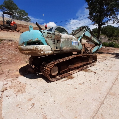 ขายด่วน KOBELCO SK200 MART-5 SUPER เอกสารเล่มทะเบียน  รถใช้งานได้ พร้อมหัวแย็กและบุ๋งกี้ สนใจสอบุาม 093-0764943  K ตั้ม