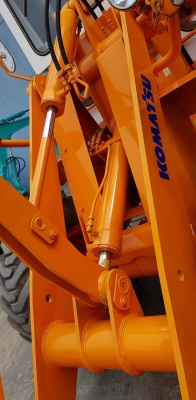 KOMATSU 507 ขนาดบุ้งกี่0.7คิวขนาดเทียบเท่า WA70เครื่องยนต์komatsu 4d94 ฝาสูบหนา เก่าญี่ปุ่นใช้งาน 3000HR บูชสลักเดิม แน่นทุกจุด ซ่อมง่ายมีอะไหล่ทุกชิ้น รับรองคุณภาพ  สำหรับร้านวัสดุก่อสร้างตักขนาด1คิว และงานตักวัสดุทั่วไปขนาดคล่องแคล่วคล่องตัวสูง ราค