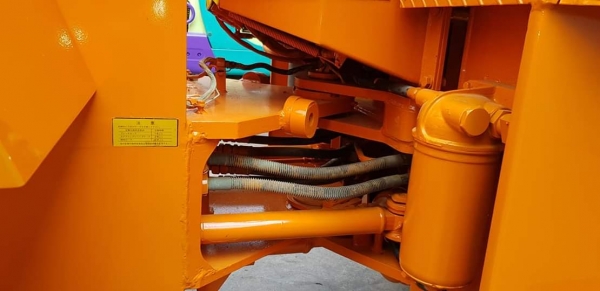 KOMATSU 507 ขนาดบุ้งกี่0.7คิวขนาดเทียบเท่า WA70เครื่องยนต์komatsu 4d94 ฝาสูบหนา เก่าญี่ปุ่นใช้งาน 3000HR บูชสลักเดิม แน่นทุกจุด ซ่อมง่ายมีอะไหล่ทุกชิ้น รับรองคุณภาพ  สำหรับร้านวัสดุก่อสร้างตักขนาด1คิว และงานตักวัสดุทั่วไปขนาดคล่องแคล่วคล่องตัวสูง ราค