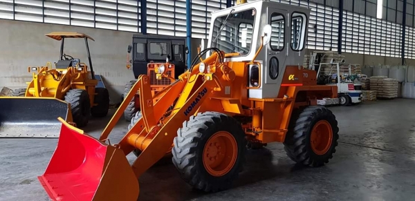 KOMATSU 507 ขนาดบุ้งกี่0.7คิวขนาดเทียบเท่า WA70เครื่องยนต์komatsu 4d94 ฝาสูบหนา เก่าญี่ปุ่นใช้งาน 3000HR บูชสลักเดิม แน่นทุกจุด ซ่อมง่ายมีอะไหล่ทุกชิ้น รับรองคุณภาพ  สำหรับร้านวัสดุก่อสร้างตักขนาด1คิว และงานตักวัสดุทั่วไปขนาดคล่องแคล่วคล่องตัวสูง ราค