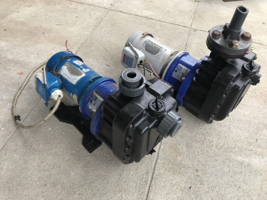 ขายปั๊มน้ำดูดสารเคมี Magnet pump Iwaki 1/2HP. 380V made in Japan สภาพสวย หมุนนิ่ม พร้อมใช้งาน มี 2ตัวครับ ราคาตัวละ 5,300 บาท ขายปั๊มน้ำดูดสารเคมี Magnet pump Iwaki 1/2HP. 380V made in Japan สภาพสวย หมุนนิ่ม พร้อมใช้งาน มี 2ตัวครับ ราคาตัวละ 5,300 บาท
