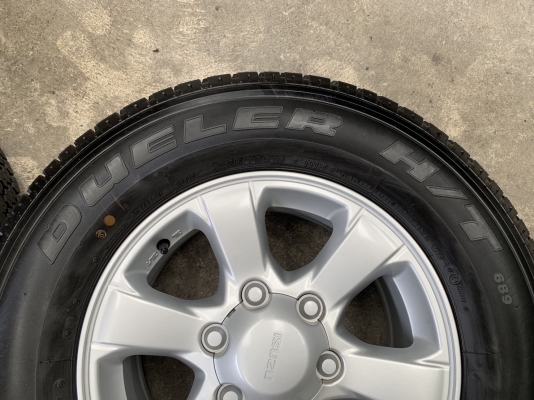 ล้อแม็กป้ายแดง ISUZU D-MAX Blue Power ขอบ 16 พร้อมยางป้ายแดง 245-70-16 Bridgestone ปี 19 แม็กสวย ยางมีตุ่ม ล้อแม็กป้ายแดง ISUZU D-MAX Blue Power ขอบ 16 พร้อมยางป้ายแดง 245-70-16 Bridgestone ปี 19 แม็กสวย ยางมีตุ่ม