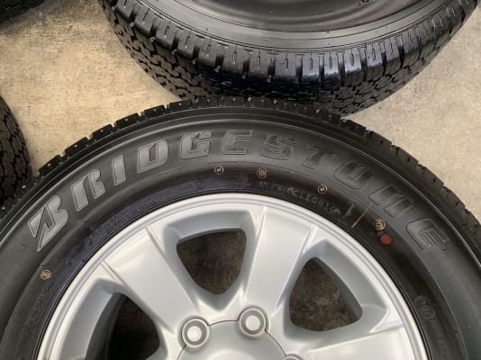 ล้อแม็กป้ายแดง ISUZU D-MAX Blue Power ขอบ 16 พร้อมยางป้ายแดง 245-70-16 Bridgestone ปี 19 แม็กสวย ยางมีตุ่ม ล้อแม็กป้ายแดง ISUZU D-MAX Blue Power ขอบ 16 พร้อมยางป้ายแดง 245-70-16 Bridgestone ปี 19 แม็กสวย ยางมีตุ่ม
