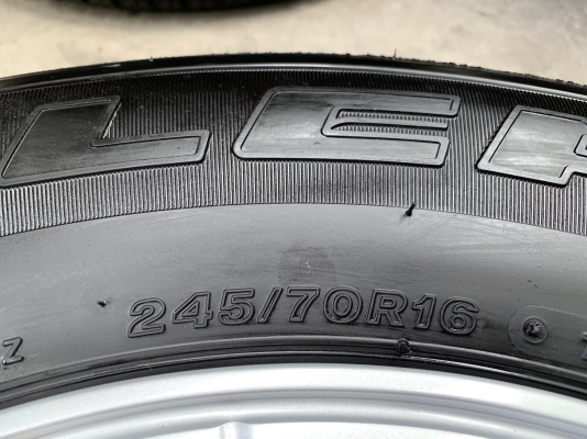 ล้อแม็กป้ายแดง ISUZU D-MAX Blue Power ขอบ 16 พร้อมยางป้ายแดง 245-70-16 Bridgestone ปี 19 แม็กสวย ยางมีตุ่ม ล้อแม็กป้ายแดง ISUZU D-MAX Blue Power ขอบ 16 พร้อมยางป้ายแดง 245-70-16 Bridgestone ปี 19 แม็กสวย ยางมีตุ่ม