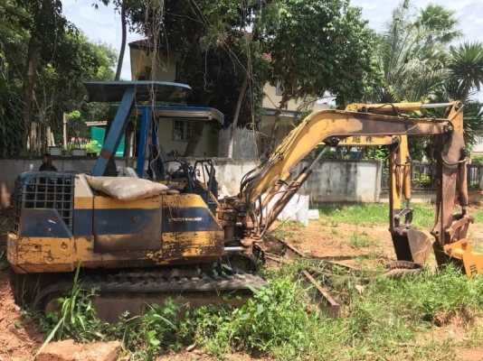 ขาย 2 คันKOMATSU PC30-6 ราคาคันละ 165,000 ขาย 2 คันKOMATSU PC30-6 ราคาคันละ 165,000