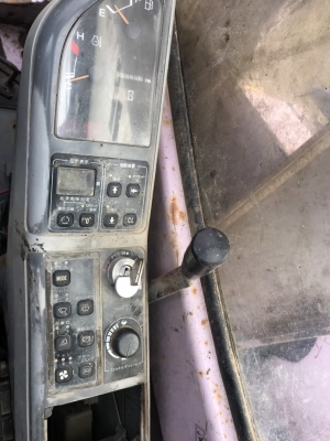 รถแบ็คโฮ SUMITOMO 75 uu  ราคา 242,000 บาท