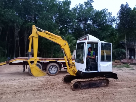 มี VDO ให้ชม.KOMATSU PC30-5 ราคา 175,000