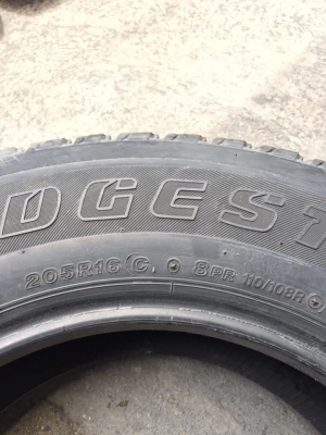 บริสโตน.205R16ปี13 ไร้ตำหนิ ดอกยางเหลือๆใช้ได้อีกนาน ชุด1200บ.โทร0879050181.ส่งได้ทั่วไทย