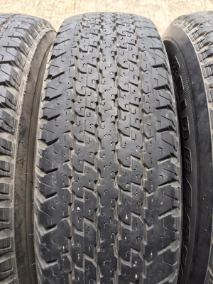 บริสโตน.205R16ปี13 ไร้ตำหนิ ดอกยางเหลือๆใช้ได้อีกนาน ชุด1200บ.โทร0879050181.ส่งได้ทั่วไทย