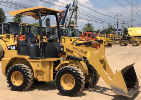 ขายรถตักล้อยาง CAT 901B (3,XXX ชั่วโมง) นำเข้าเองจากญี่ปุ่น สภาพสวยพร้อมใช้งาน มีVDOการทำงานครับ