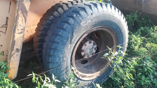 ขายรถตักล้อยาง ใช้งานได้ปกติ 145,000 บาท ค่าคอมนอก 5000 บาท 0861678258 วัตร์