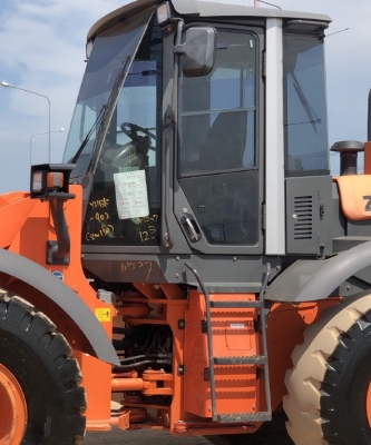 ขายรถตักล้อยาง HITACHI ZW150 (เทียบเท่า WA270-6) ปี 2013 นำเข้าเองจากญี่ปุ่น สวยพร้อมใช้ มีVDOการทำงานครับ