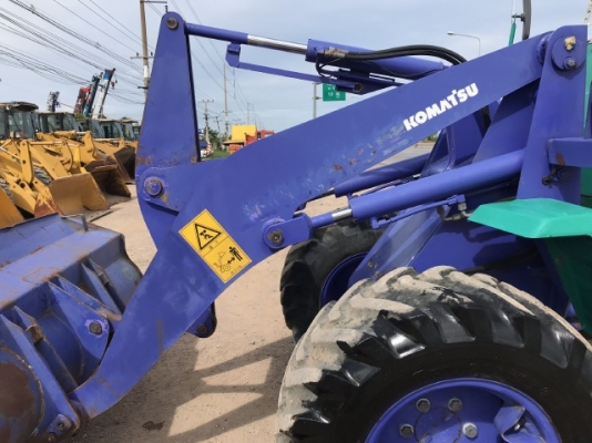 ขายรถตักล้อยาง KOMATSU WA40-3E นำเข้าเองจากญี่ปุ่น สภาพสวยพร้อมใช้ มีVDOการทำงานครับ