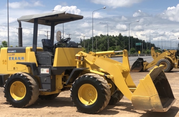ขายรถตักล้อยาง KOMATSU WA80-3 นำเข้าเองจากญี่ปุ่น สภาพสวยพร้อมใช้งาน มีVDOการทำงานครับ ขายรถตักล้อยาง KOMATSU WA80-3 นำเข้าเองจากญี่ปุ่น สภาพสวยพร้อมใช้งาน มีVDOการทำงานครับ