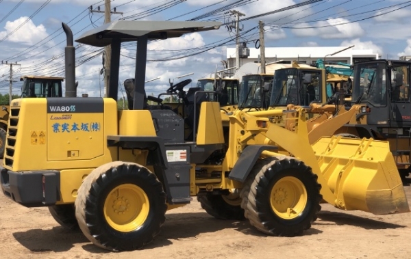 ขายรถตักล้อยาง KOMATSU WA80-3 นำเข้าเองจากญี่ปุ่น สภาพสวยพร้อมใช้งาน มีVDOการทำงานครับ ขายรถตักล้อยาง KOMATSU WA80-3 นำเข้าเองจากญี่ปุ่น สภาพสวยพร้อมใช้งาน มีVDOการทำงานครับ