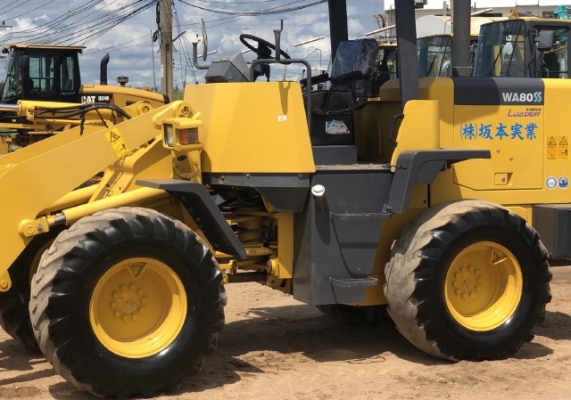 ขายรถตักล้อยาง KOMATSU WA80-3 นำเข้าเองจากญี่ปุ่น สภาพสวยพร้อมใช้งาน มีVDOการทำงานครับ ขายรถตักล้อยาง KOMATSU WA80-3 นำเข้าเองจากญี่ปุ่น สภาพสวยพร้อมใช้งาน มีVDOการทำงานครับ