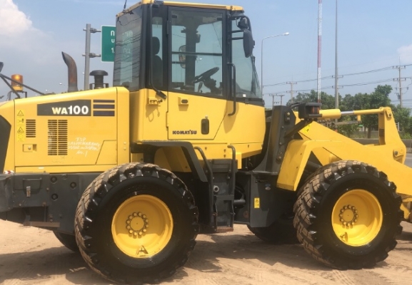 ขายรถตักล้อยาง KOMATSU WA100-6 ปี 2013 นำเข้าเองจากญี่ปุ่น สภาพสวยพร้อมใช้งาน มีVDOการทำงานครับ