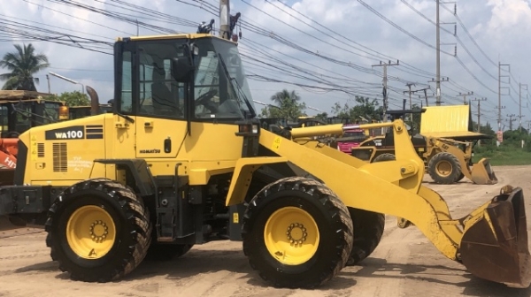 ขายรถตักล้อยาง KOMATSU WA100-6 ปี 2013 นำเข้าเองจากญี่ปุ่น สภาพสวยพร้อมใช้งาน มีVDOการทำงานครับ