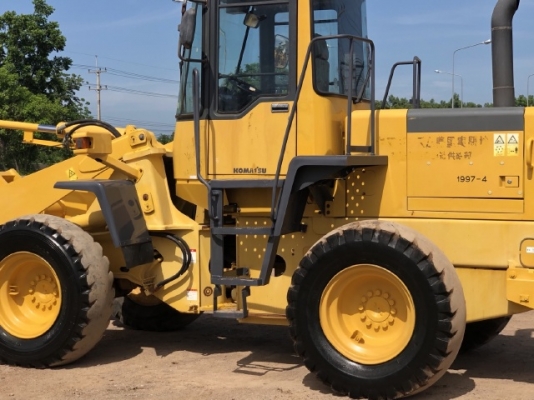 ขายรถตักล้อยาง KOMATSU WA200-3E แขนยาวพิเศษ รถนอกนำเข้าจากญี่ปุ่น สภาพสวยพร้อมใช้ มีVDOการทำงานครับ