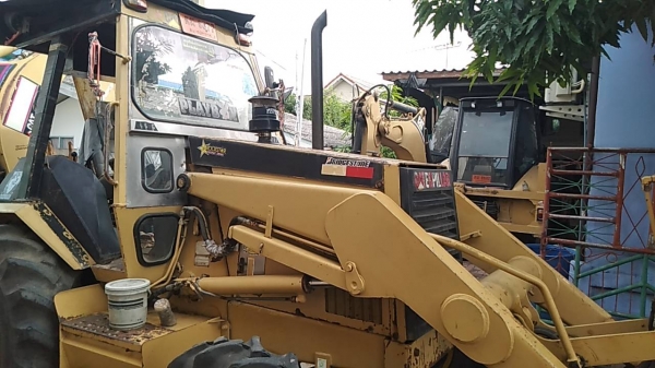 ขายหน้าตักหลังขุด CAT428B