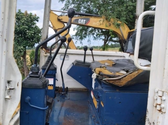 ขาย!! &gt;&gt;&gt; Komatsu PC20 รุ่น 6 หัวเก๋ง โซ่ใหม่ &lt;&lt;&lt; เบอร์ติดต่อ 098-7155789 086-4631102