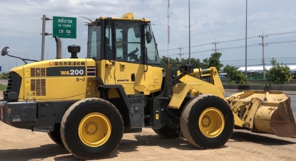 ขายรถตักล้อยาง KOMATSU WA200-6 ปี 2013 นำเข้าเองจากญี่ปุ่น สภาพสวยพร้อมใช้งาน มีVDOการทำงานครับ