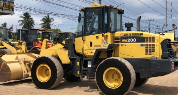 ขายรถตักล้อยาง KOMATSU WA200-6 ปี 2013 นำเข้าเองจากญี่ปุ่น สภาพสวยพร้อมใช้งาน มีVDOการทำงานครับ