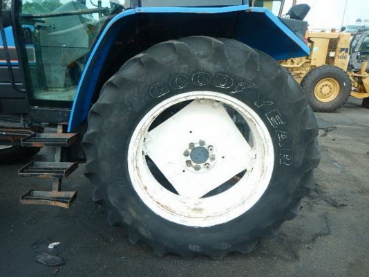 ขาย NEW HOLLAND 8340 2เพลา 125 แรง เก่านอก โทร. 084-5424150 ขาย NEW HOLLAND 8340 2เพลา 125 แรง เก่านอก โทร. 084-5424150