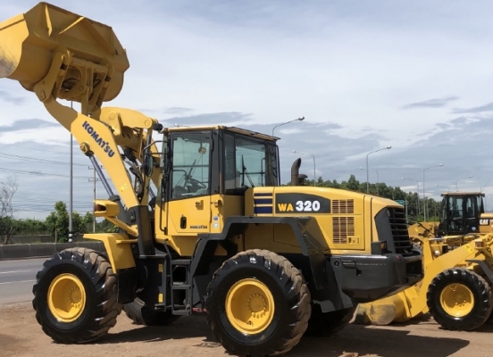ขายรถตักล้อยาง KOMATSU WA320-5 นำเข้าเองจากญี่ปุ่น สภาพสวยพร้อมใช้ มีVDOการทำงานครับ