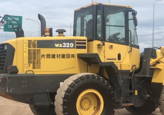 ขายรถตักล้อยาง KOMATSU WA320-6 ปี 2012 นำเข้าเองจากญี่ปุ่น สภาพสวยพร้อมใช้ มีVDOการทำงานครับ