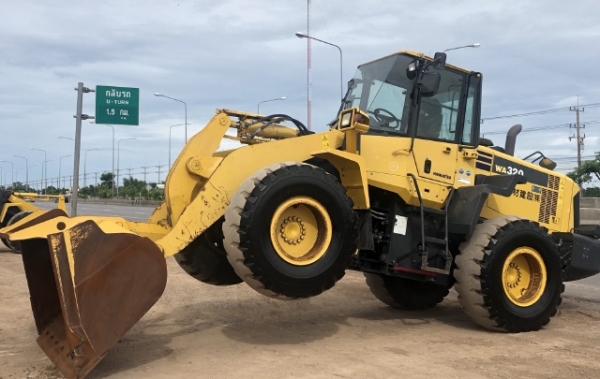 ขายรถตักล้อยาง KOMATSU WA320-6 ปี 2012 นำเข้าเองจากญี่ปุ่น สภาพสวยพร้อมใช้ มีVDOการทำงานครับ