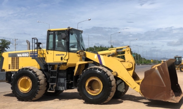 ขายรถตักล้อยาง KOMATSU WA480-6 นำเข้าเองจากญี่ปุ่น สภาพสวยพร้อมใช้ มีVDOการทำงานครับ ขายรถตักล้อยาง KOMATSU WA480-6 นำเข้าเองจากญี่ปุ่น สภาพสวยพร้อมใช้ มีVDOการทำงานครับ