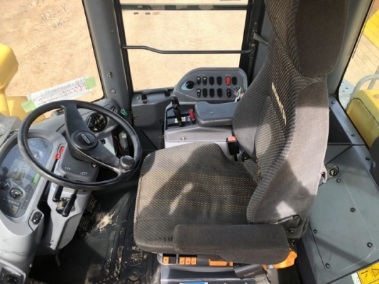 ขายรถตักล้อยาง KOMATSU WA480-6 นำเข้าเองจากญี่ปุ่น สภาพสวยพร้อมใช้ มีVDOการทำงานครับ ขายรถตักล้อยาง KOMATSU WA480-6 นำเข้าเองจากญี่ปุ่น สภาพสวยพร้อมใช้ มีVDOการทำงานครับ