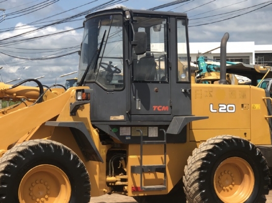 ขายรถตักล้อยาง TCM L20 (เทียบเท่า WA200) นำเข้าเองจากญี่ปุ่น สภาพสวยพร้อมใช้ มีVDOการทำงานครับ