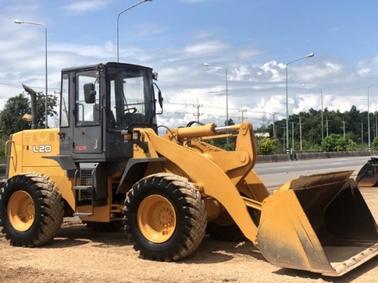 ขายรถตักล้อยาง TCM L20 (เทียบเท่า WA200) นำเข้าเองจากญี่ปุ่น สภาพสวยพร้อมใช้ มีVDOการทำงานครับ