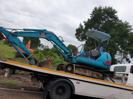 รถขุด KOMATSU PC30-7 รถสภาพสวยแน่น มีคลิปการทำงานส่งให้ทางไลน์.