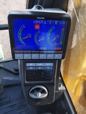 ขาย KOMATSU 200-8 MO ทำงาน 9,XXX ชม เอกสารเล่มทะเบียน รถพร้อมใช้