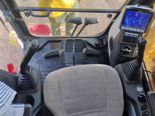 ขาย KOMATSU 200-8 MO ทำงาน 9,XXX ชม เอกสารเล่มทะเบียน รถพร้อมใช้