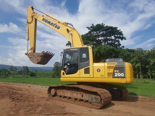 ขาย KOMATSU 200-8 MO ทำงาน 9,XXX ชม เอกสารเล่มทะเบียน รถพร้อมใช้