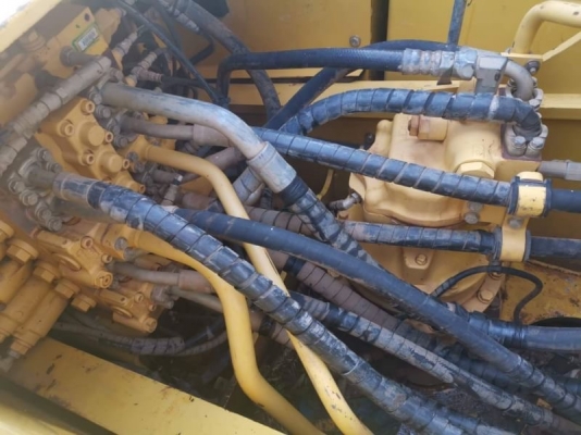 ขาย KOMATSU 200-8 MO ทำงาน 9,XXX ชม เอกสารเล่มทะเบียน รถพร้อมใช้