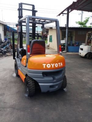 ขาย โฟรคลิฟท์ โตโยต้า รุ่น 6   เครื่อง ดีเซล