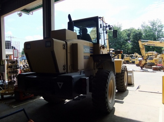 ขายรถตักล้อยาง KOMATSU WA200-5 (6,xxx ชั่วโมง) นำเข้าเองจากญี่ปุ่น สภาพสวยพร้อมใช้ ถึงเร็วๆนี้ครับ