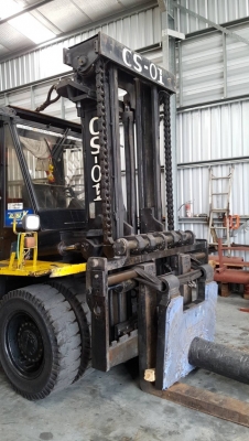 ขายรถยกโฟล์คลิฟท์ TCM ขนาด 11.5 ตัน ยกสูง 3 เมตร  งายาว 2.4 เมตร ติดตั้งอุปกรณ์พิเศษไซด์ชิฟ (ญี่ปุ่นแท้)