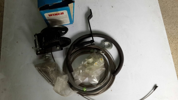 กว้านสลิงมือหมุนสแตนเลส Winch stainless steel 545กก. พร้อมรอกตาเดียวสแตนเลส เกลียวเร่งสแตนเลส