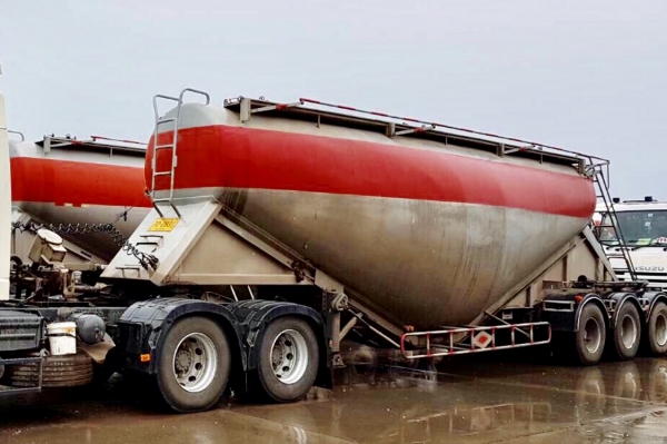 ปรับลดราคาเหลือ 395,000 ขายหางกล้วยหอม3เพลาอู่ชาญนคร ยกล้อ ปี52พร้อมเล่มทะเบียน